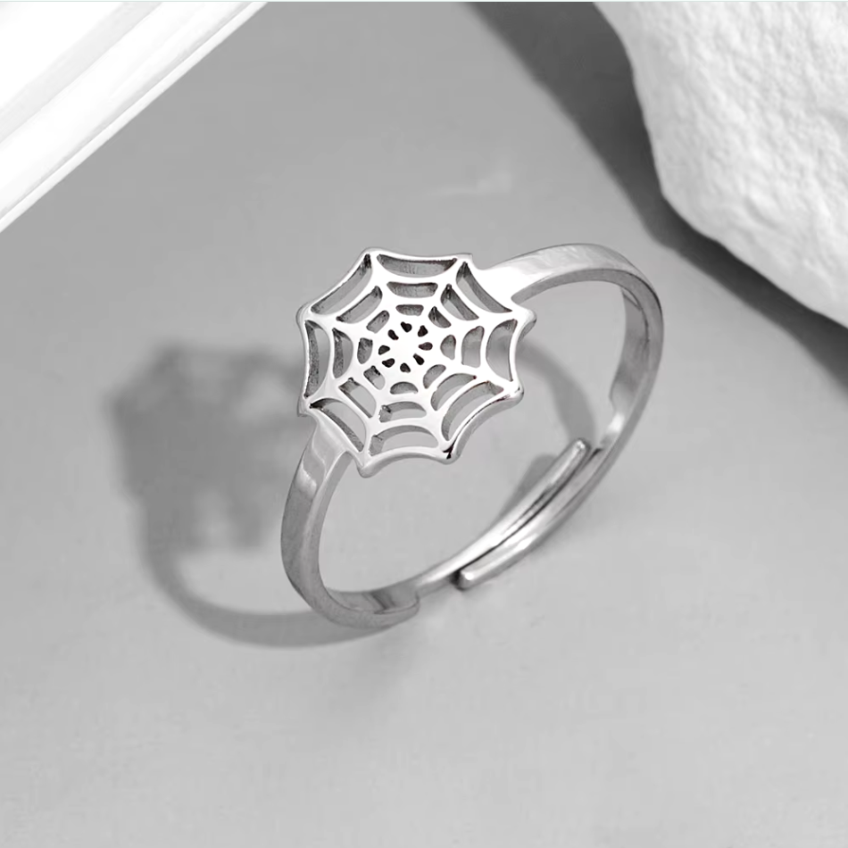 Bague d'Halloween hypoallergénique en acier plaqué argent 925 sterling avec toile d'araignée